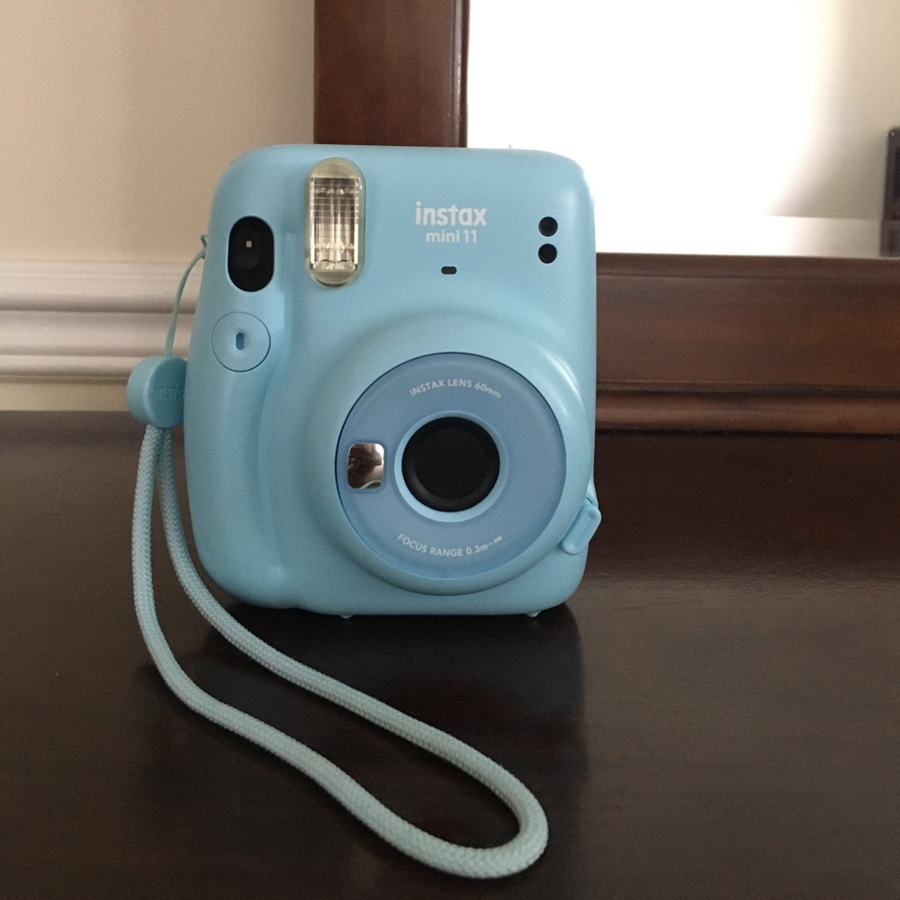 Fujifilm Instax mini 11 instant camera sky blue